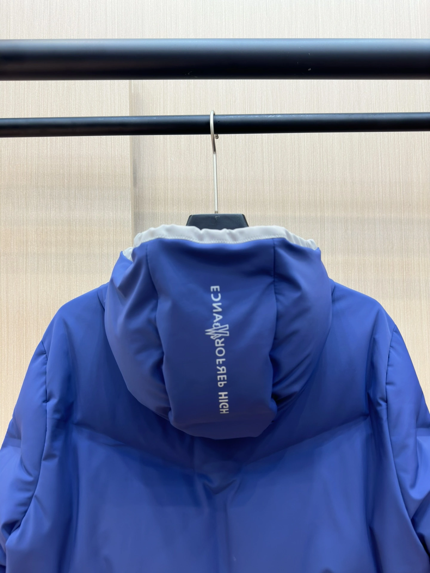 Moncler Down Jackets Minimalist 145686