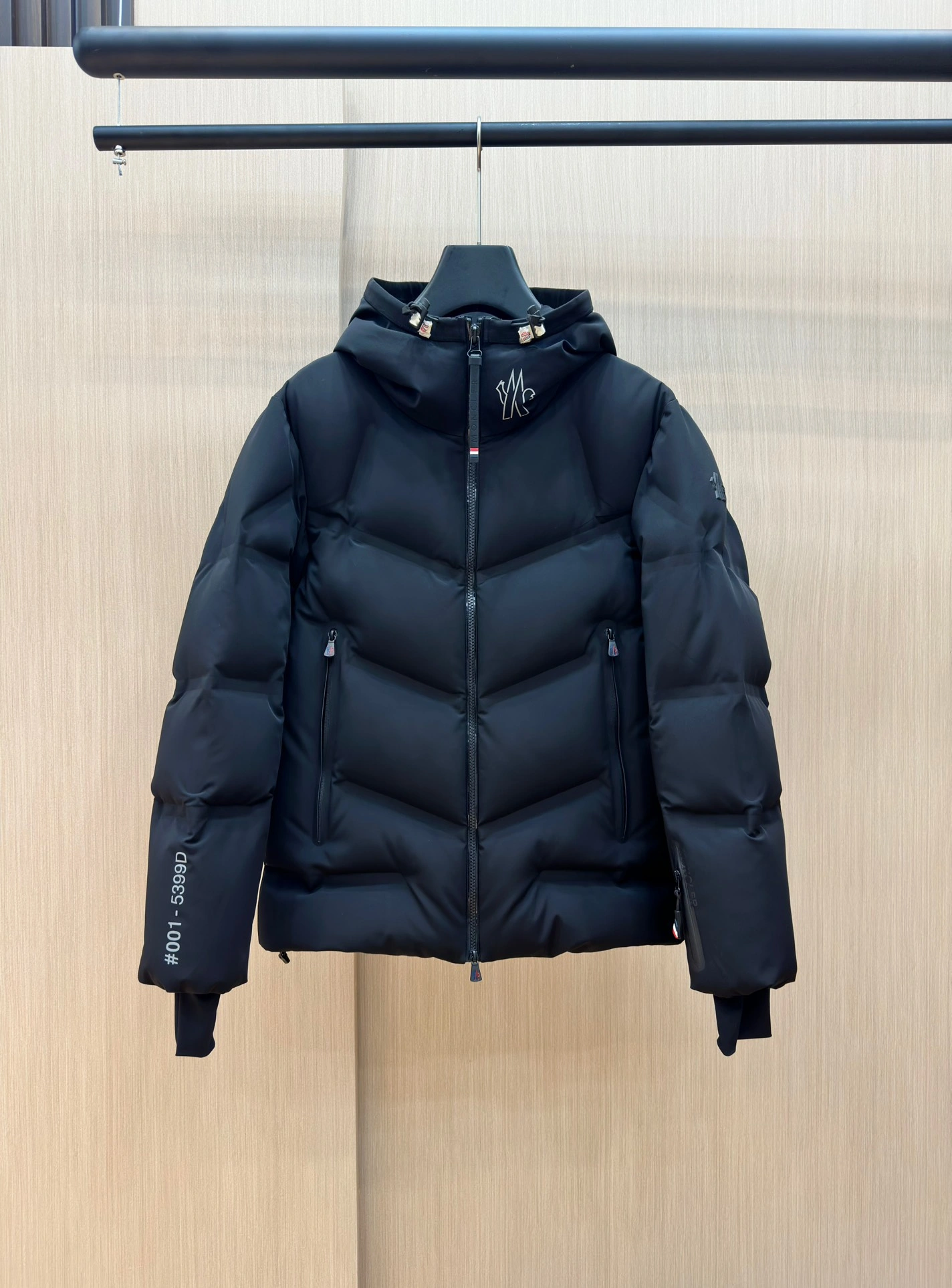 WaterResistant Moncler Down Jackets 145685