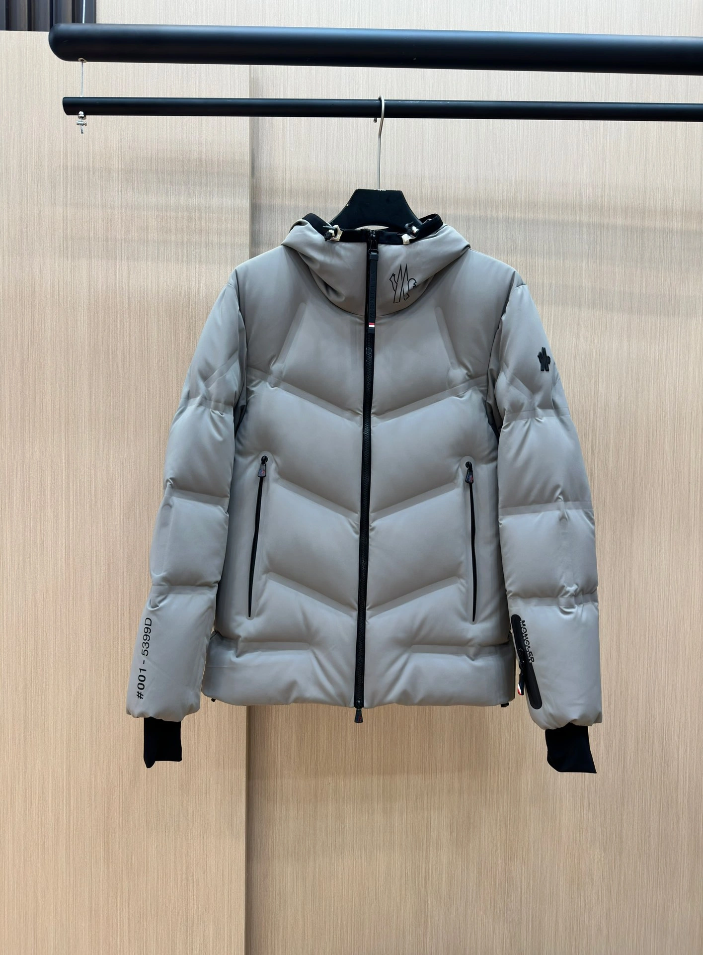 Trendsetting Moncler Down Jackets 145684
