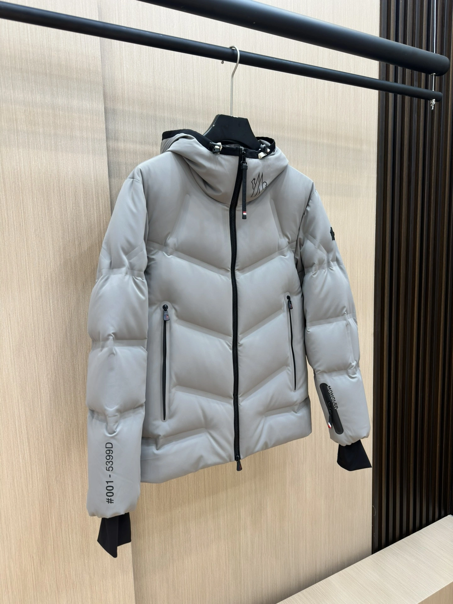 Trendsetting Moncler Down Jackets 145684