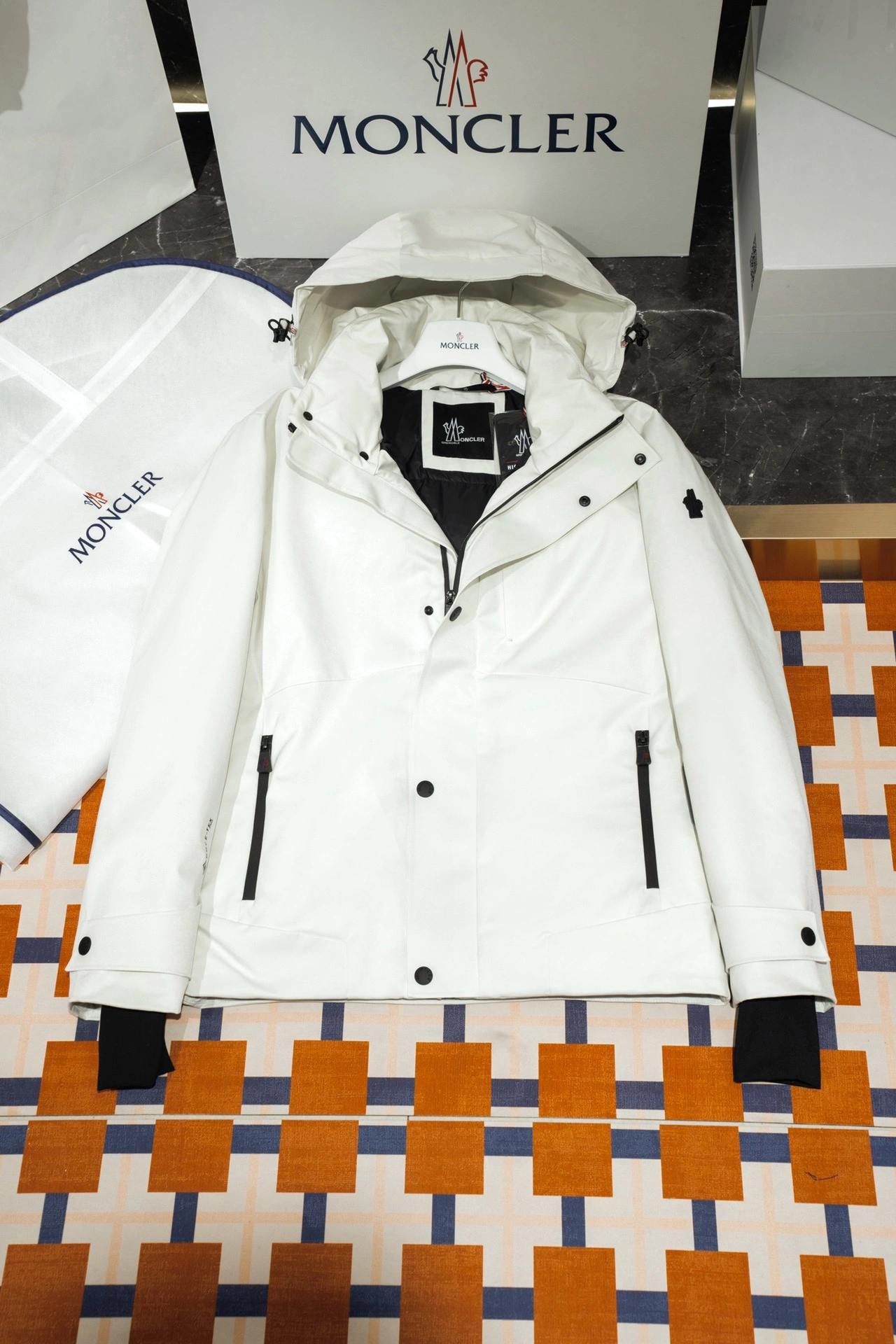 Moncler Down Jackets Functional 145676