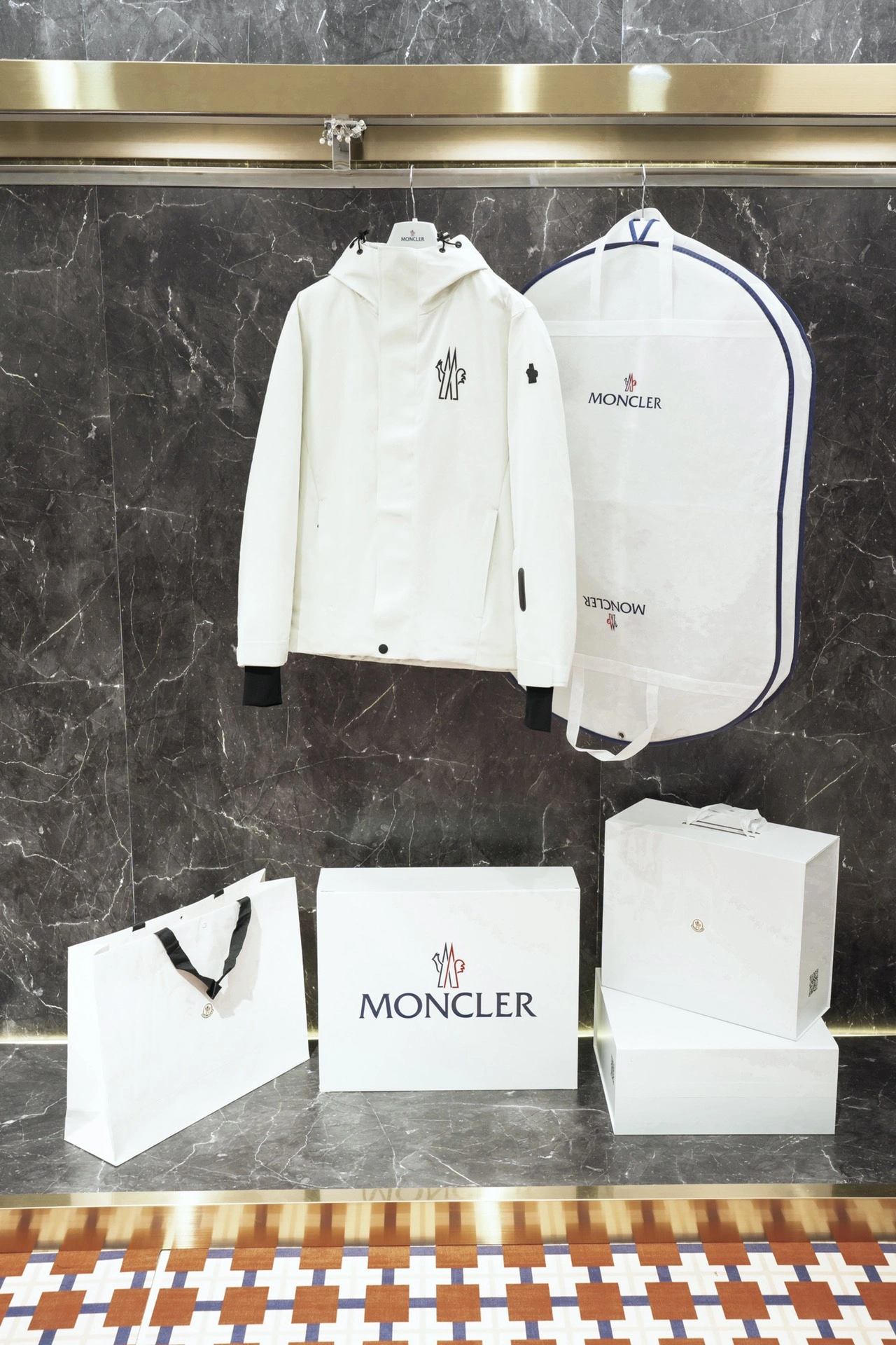 Moncler Down Jackets Youthful 145670
