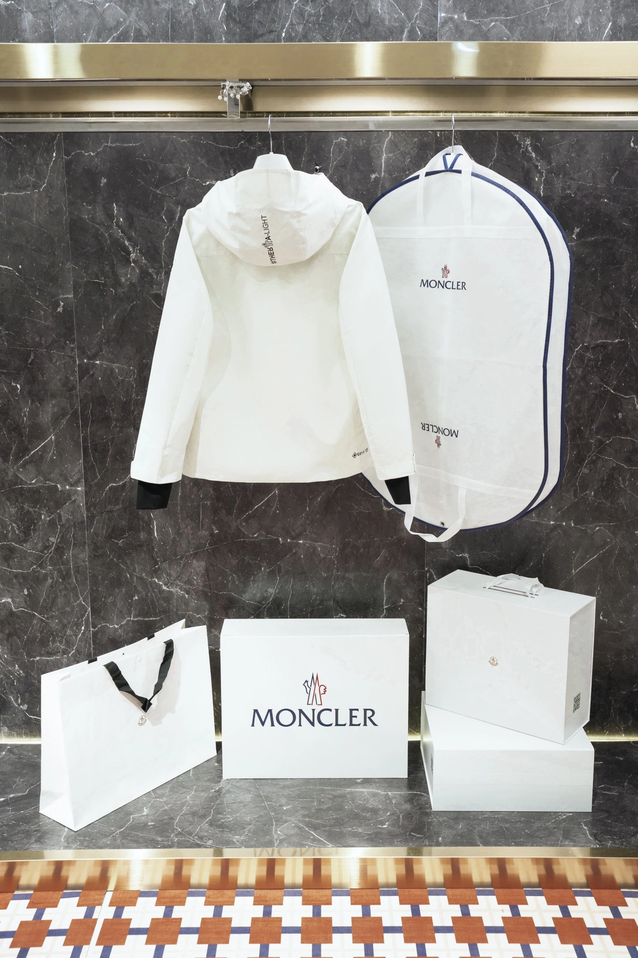Moncler Down Jackets Youthful 145670