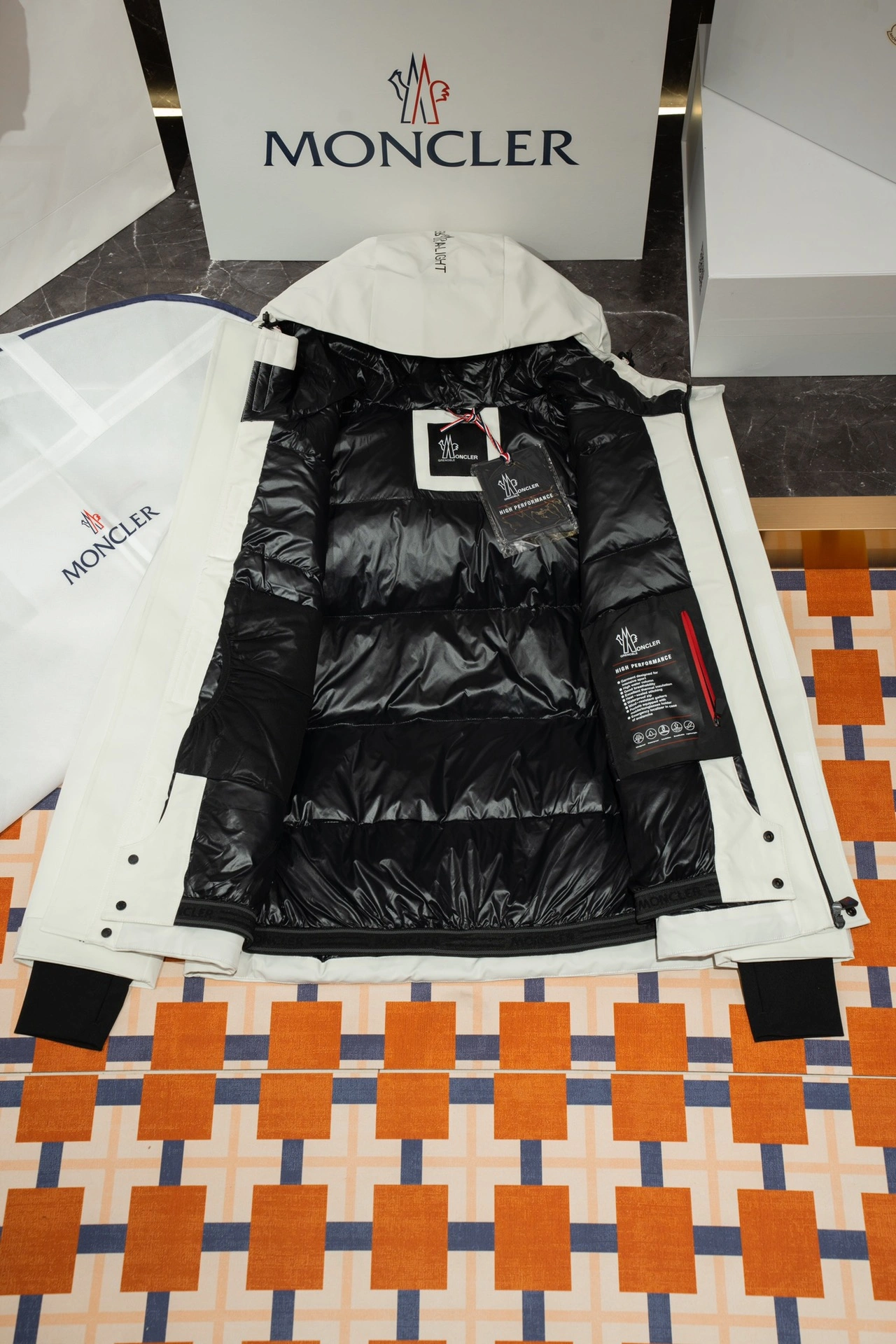 Moncler Down Jackets Youthful 145670
