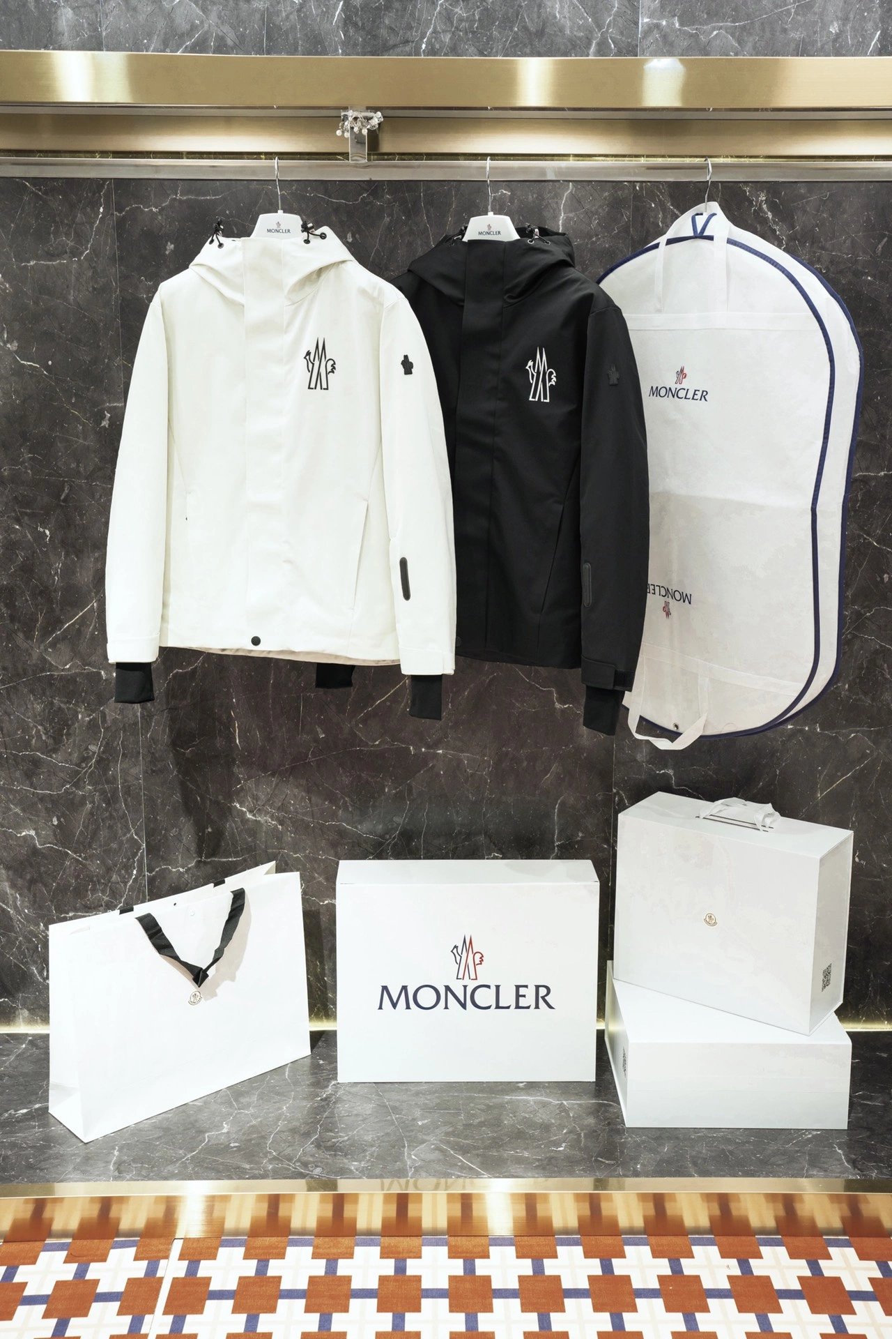 Moncler Down Jackets Youthful 145670