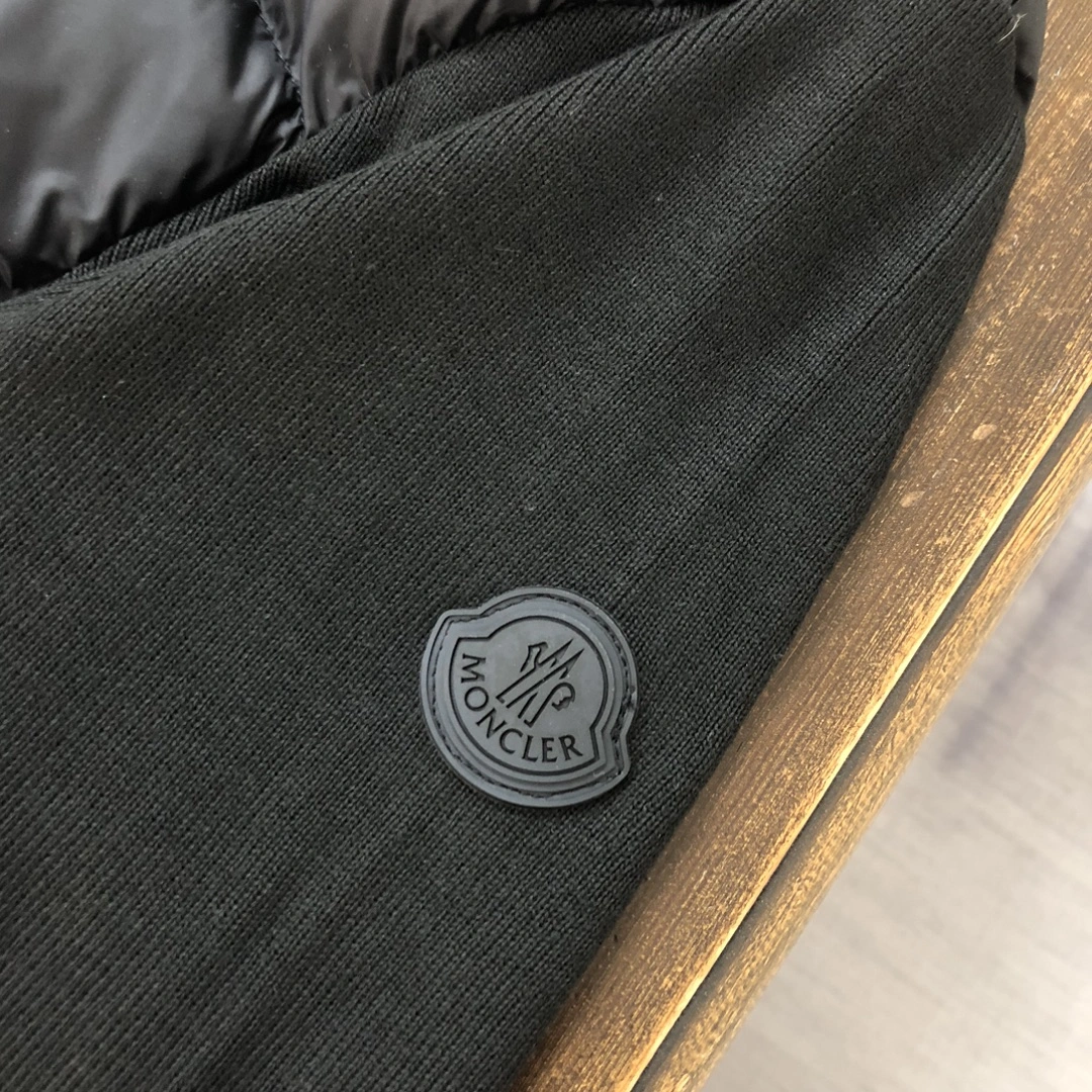 EyeCatching Moncler Down Jackets 145668