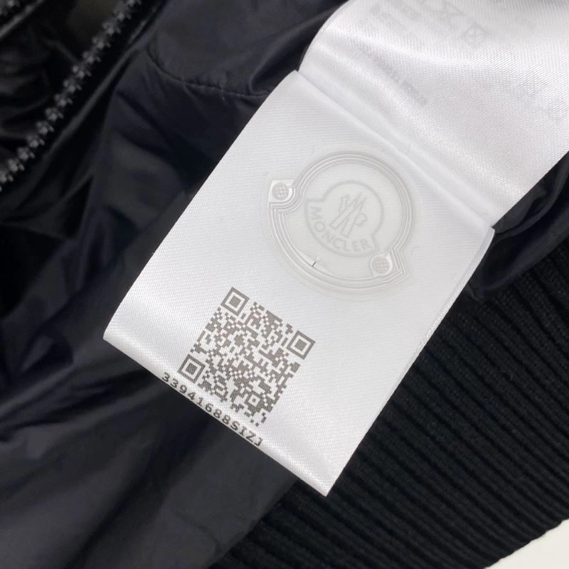 Moncler Down Jackets SmoothTexture 145233