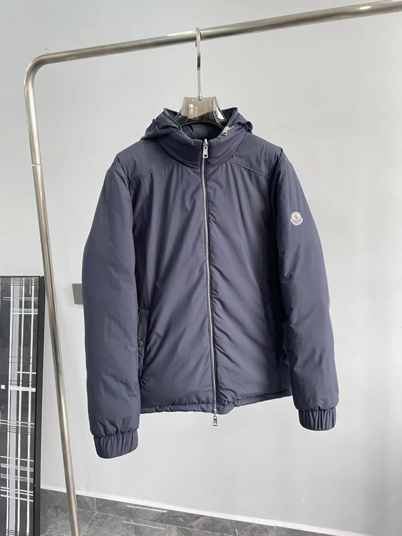 Moncler Down Jackets Sleek 145238