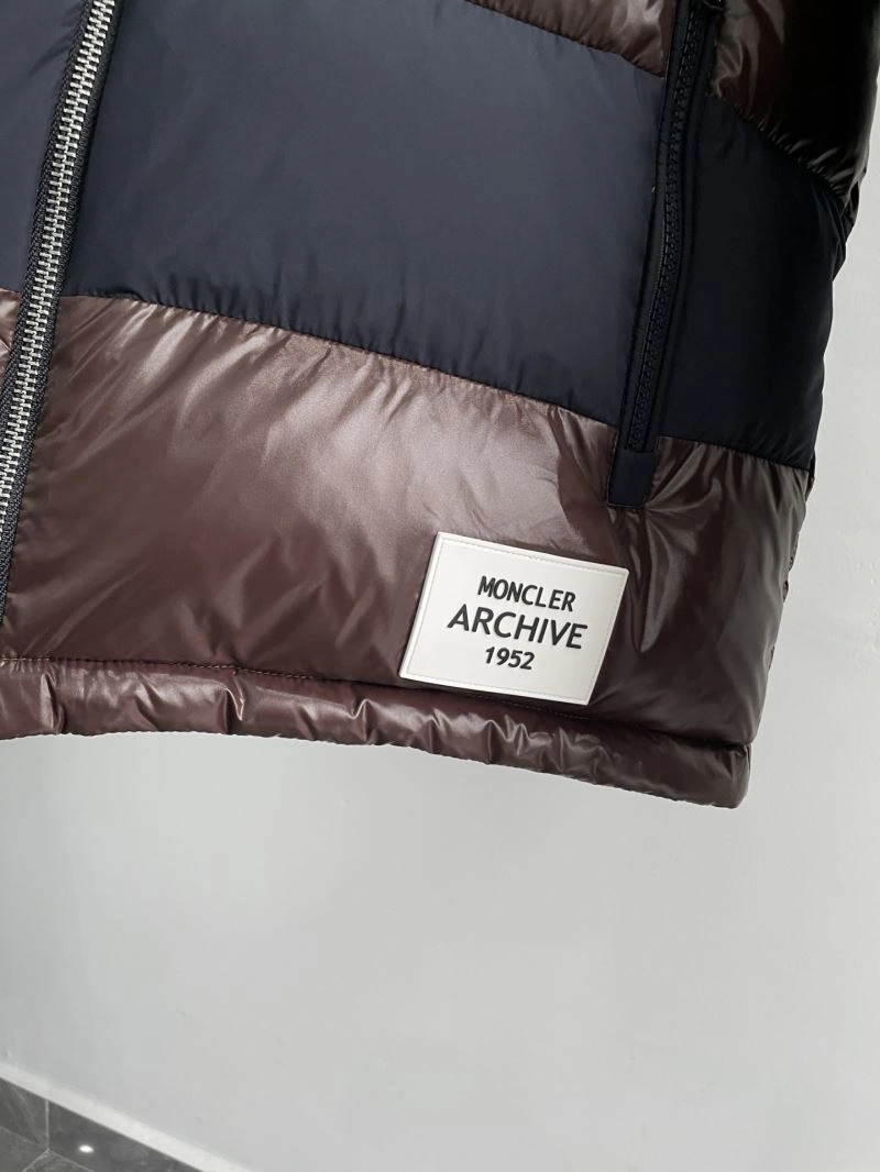 Moncler Down Jackets Sleek 145238