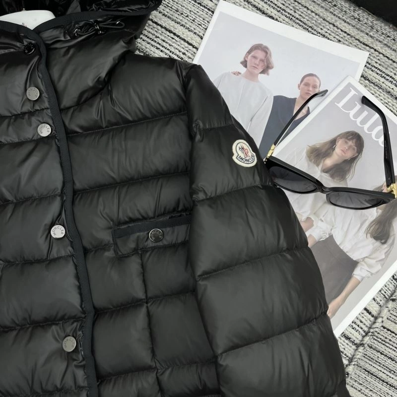 Moncler Down Jackets Trendsetting 145234