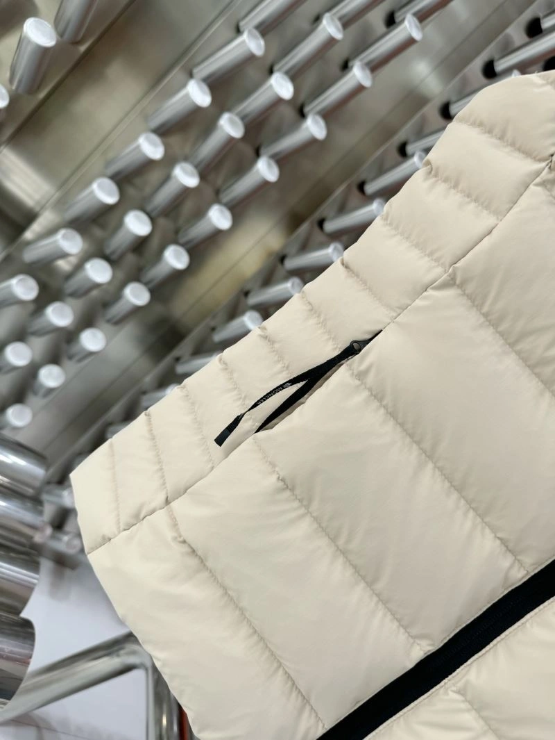 Moncler Down Jackets Stretchable 145250