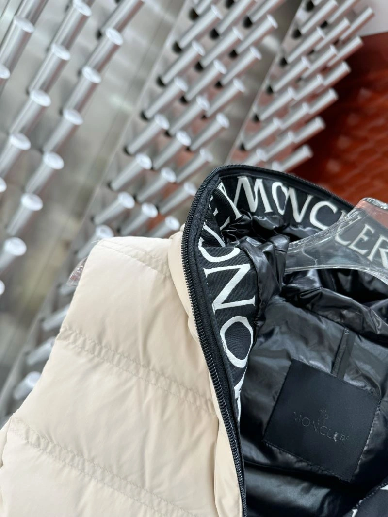 Moncler Down Jackets Stretchable 145250