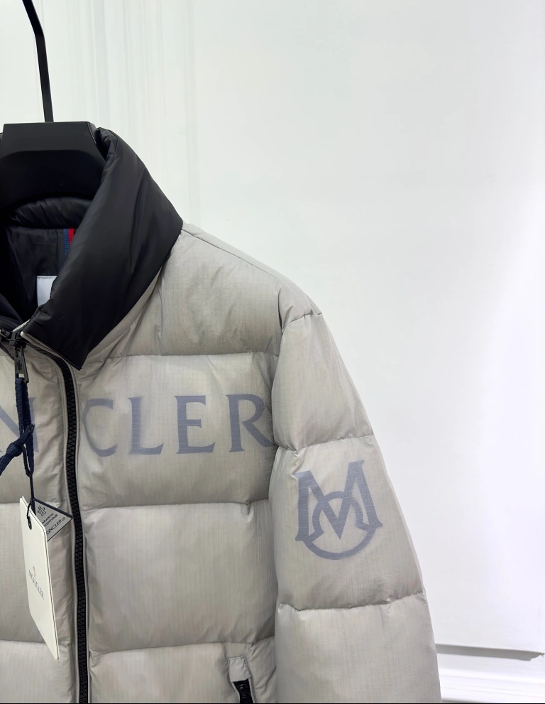 Moncler Down Jackets Effortless 145220
