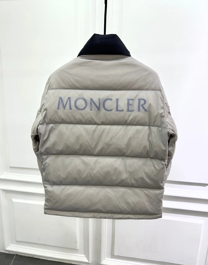 Moncler Down Jackets Effortless 145220