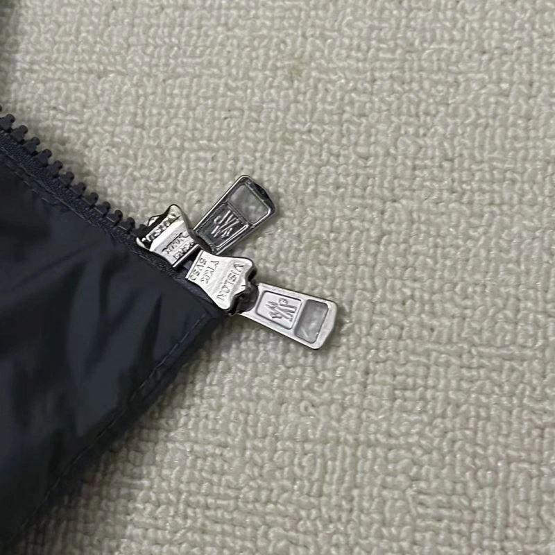Modern Moncler Down Jackets 145212