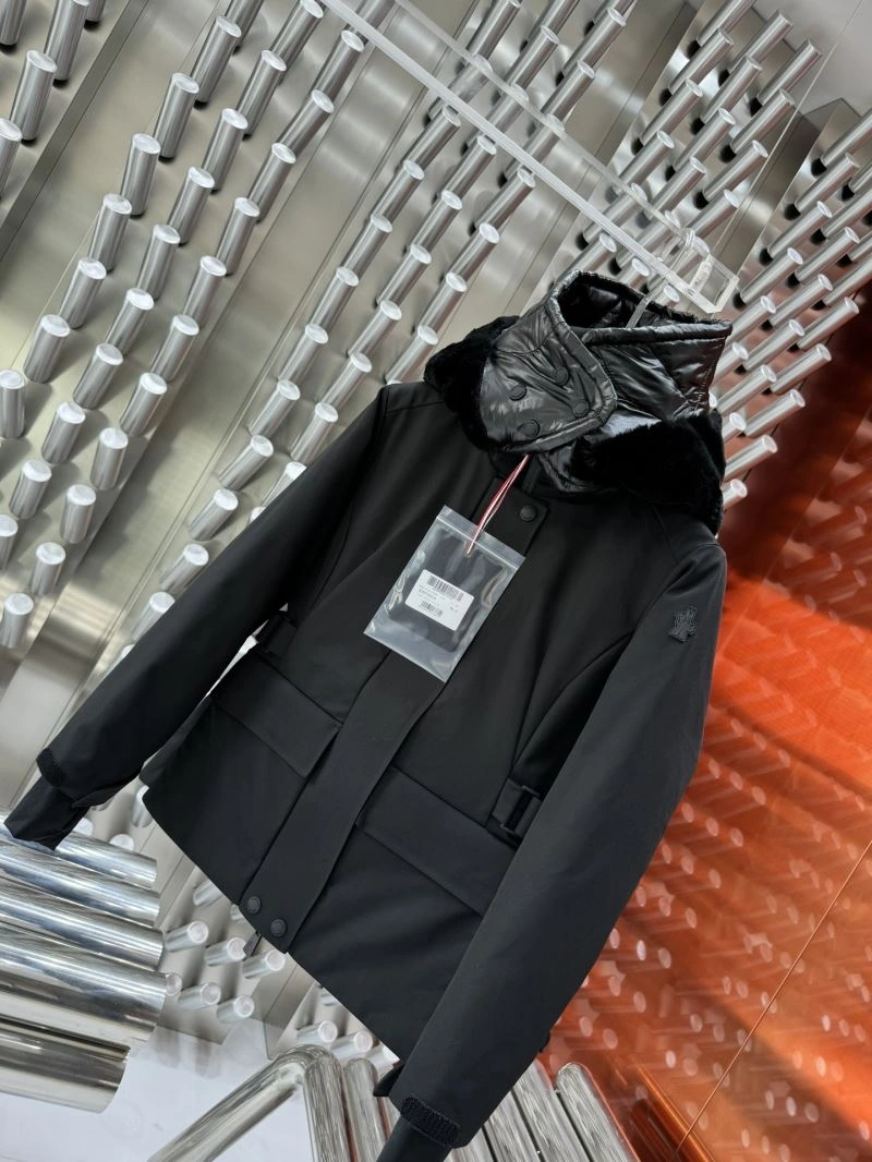 Moncler Down Jackets UrbanChic 145204