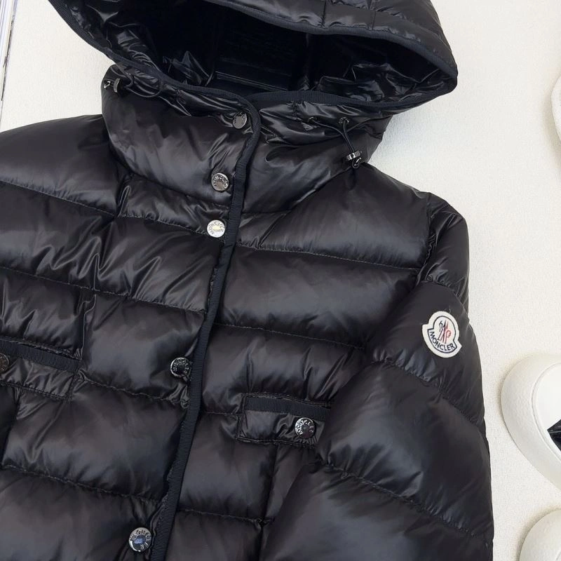 Trendsetting Moncler Down Jackets 145203
