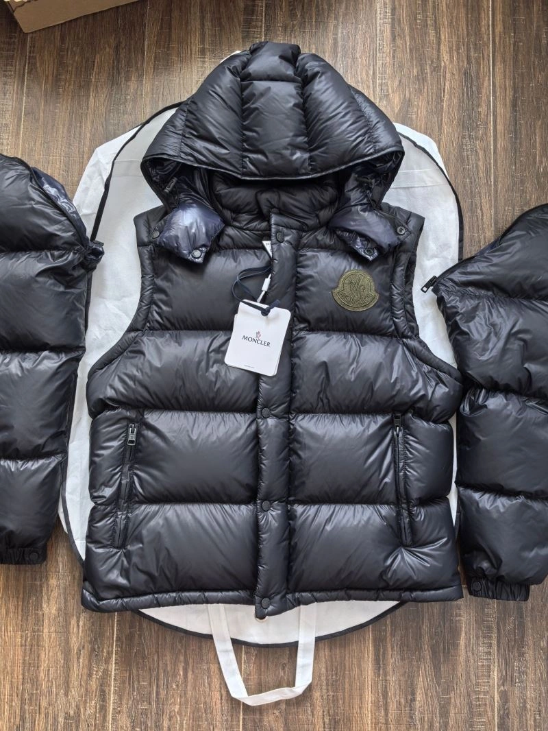 Moncler Down Jackets Breathable 145214