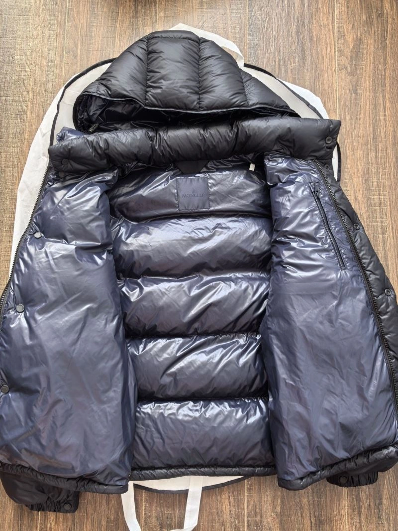 Moncler Down Jackets Breathable 145214