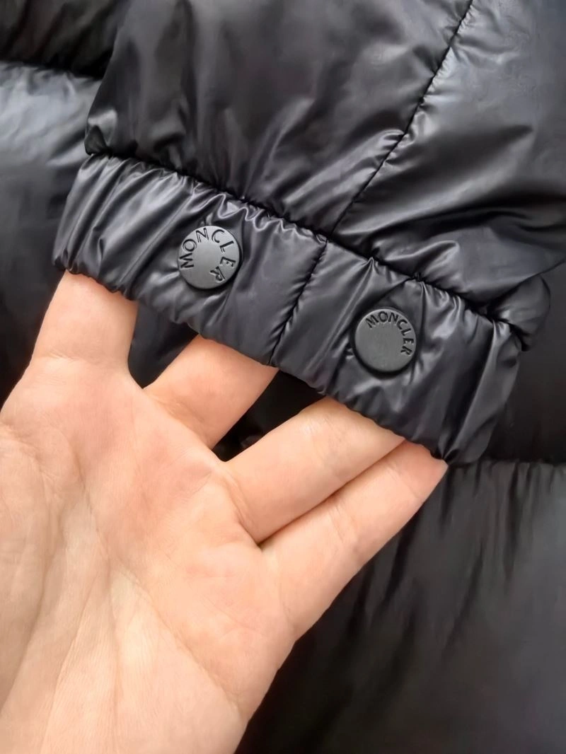 Moncler Down Jackets Breathable 145214