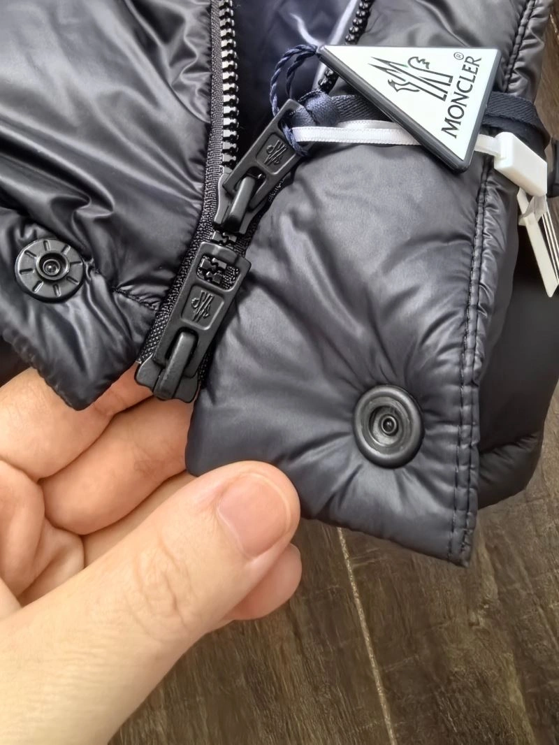 Moncler Down Jackets Breathable 145214