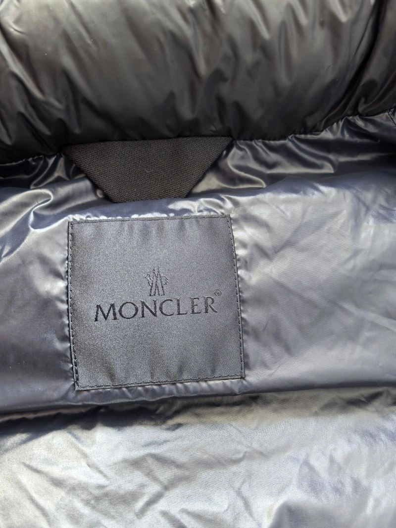 Moncler Down Jackets Breathable 145214
