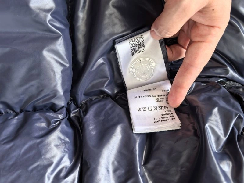 Moncler Down Jackets Breathable 145214