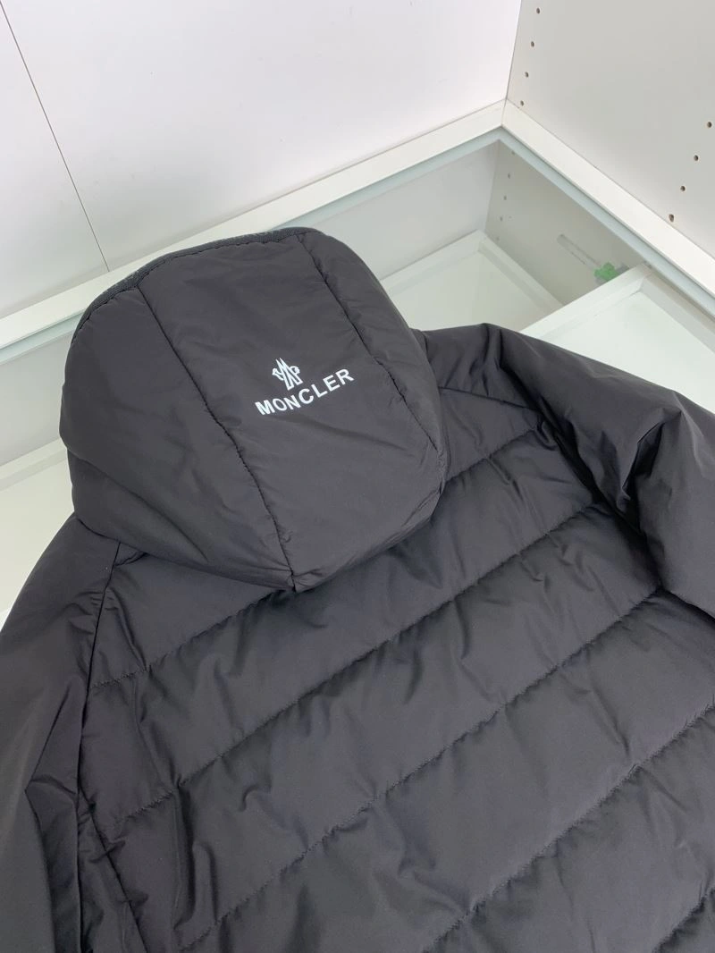 Snug Moncler Down Jackets 145173