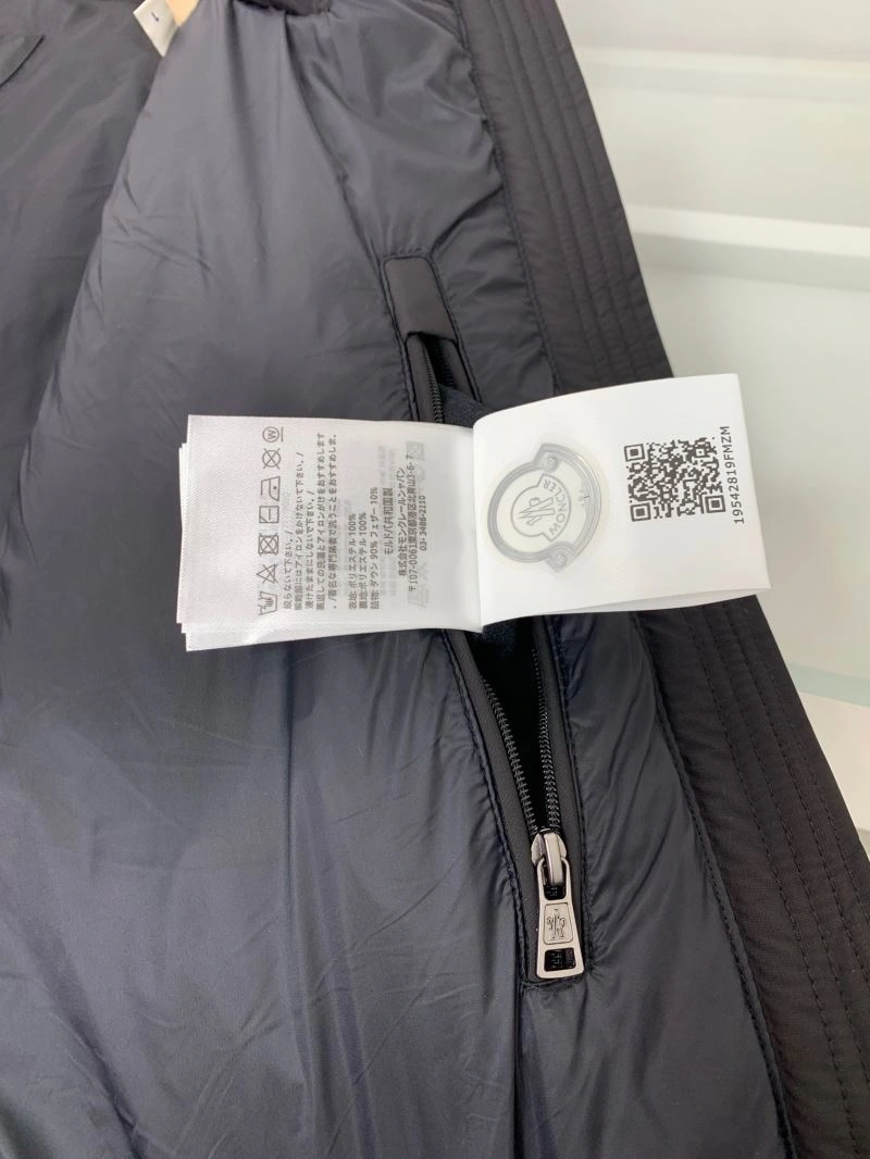 Snug Moncler Down Jackets 145173