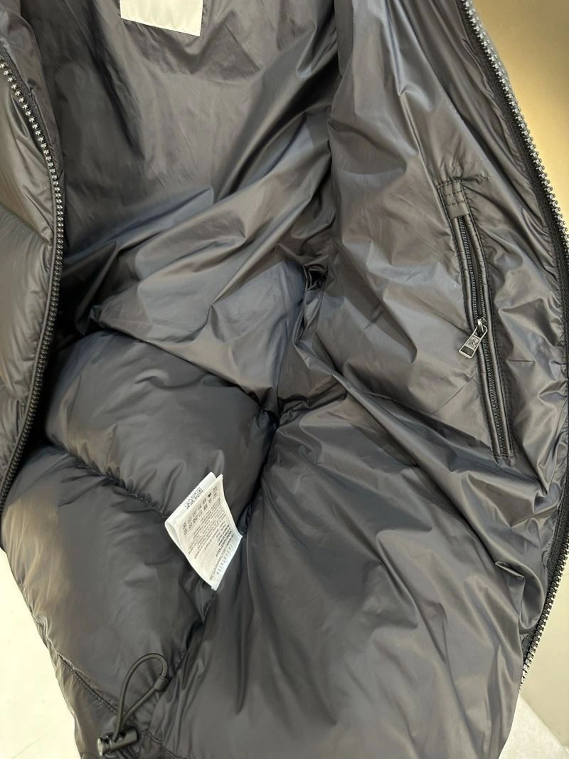 Moncler Down Jackets Functional 145156