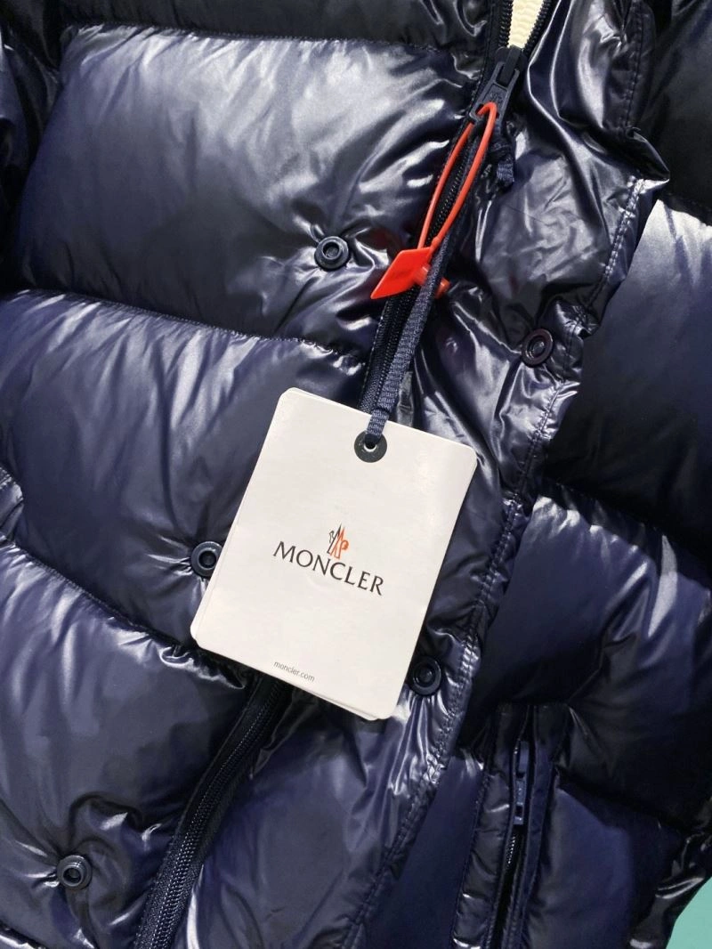 Snug Moncler Down Jackets 145167