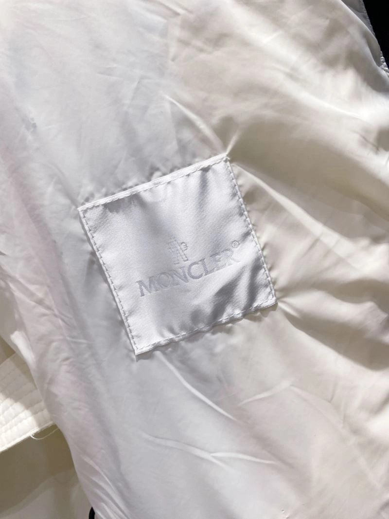 Snug Moncler Down Jackets 145167