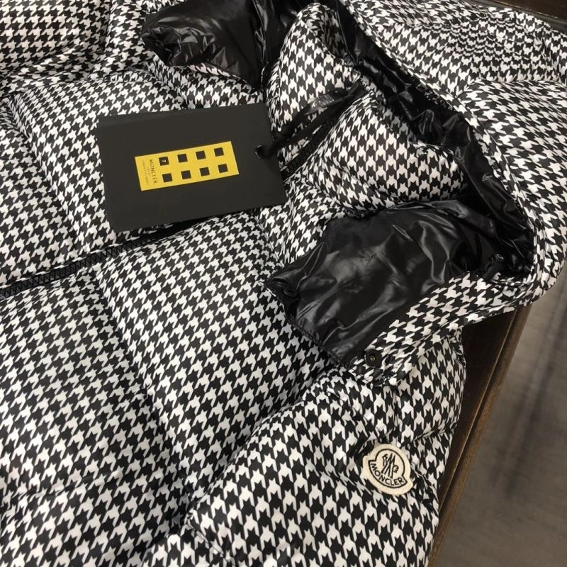 Moncler Down Jackets Functional 145151