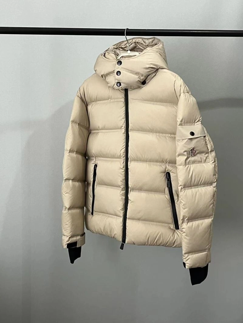 Moncler Down Jackets TimelessDesign 145138