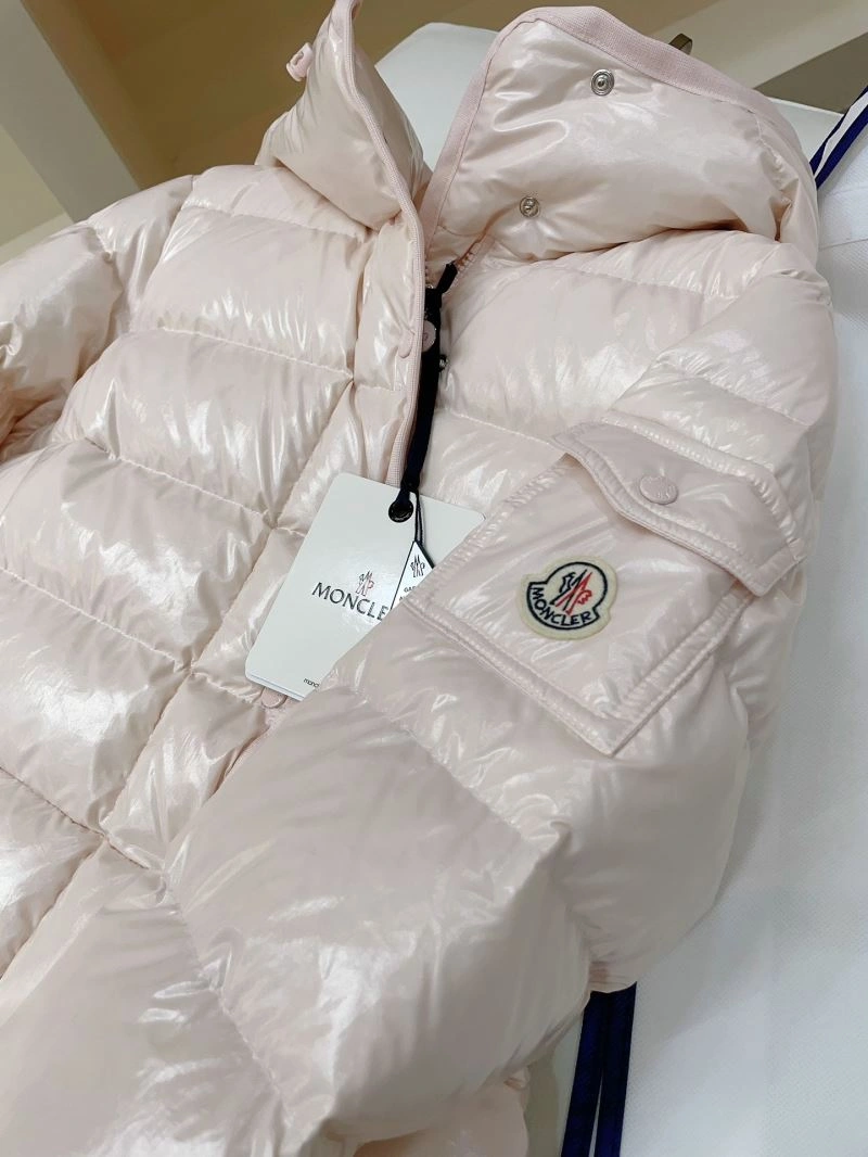 SmoothTexture Moncler Down Jackets 145126