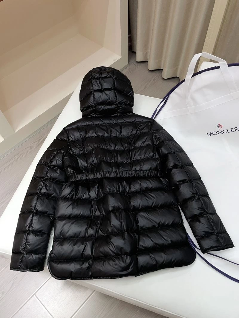 Moncler Down Jackets Durable 145107
