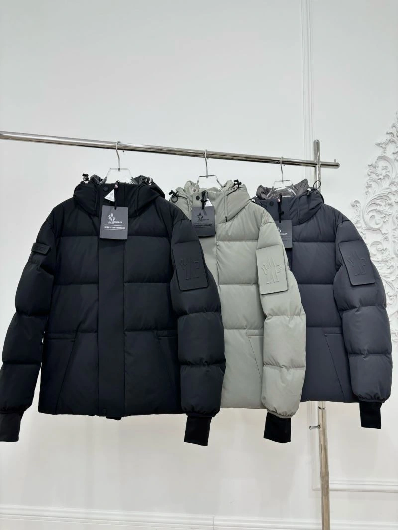 Moncler Down Jackets Bold 145125