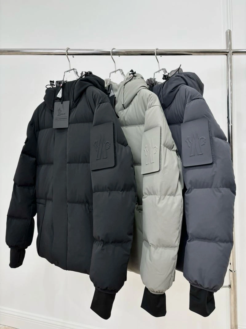 Moncler Down Jackets Bold 145125