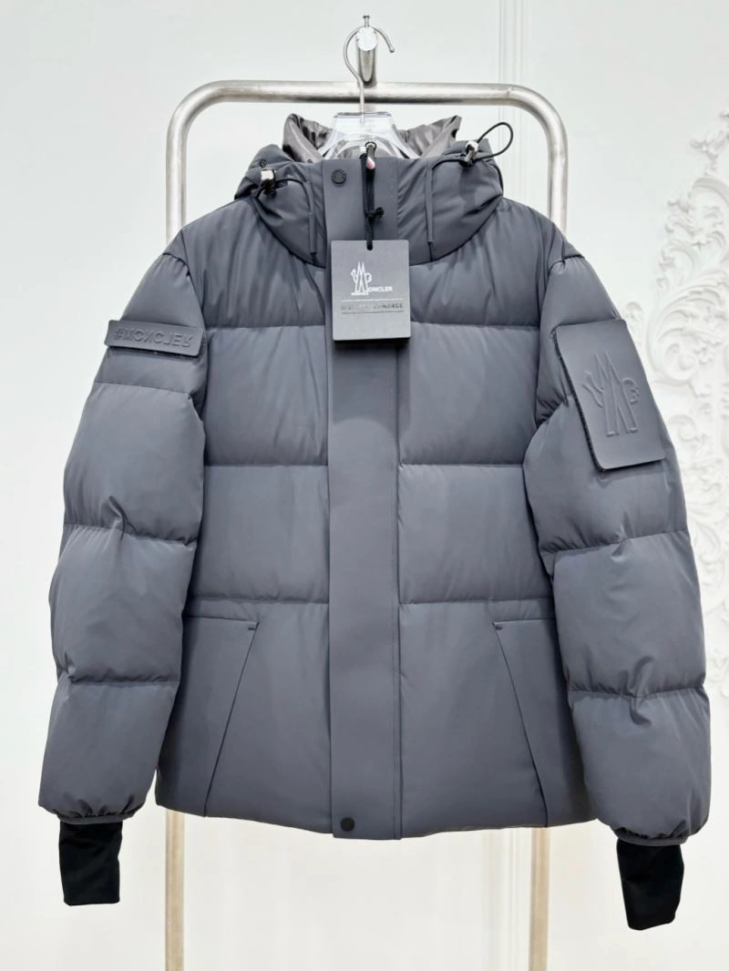 Moncler Down Jackets Bold 145125