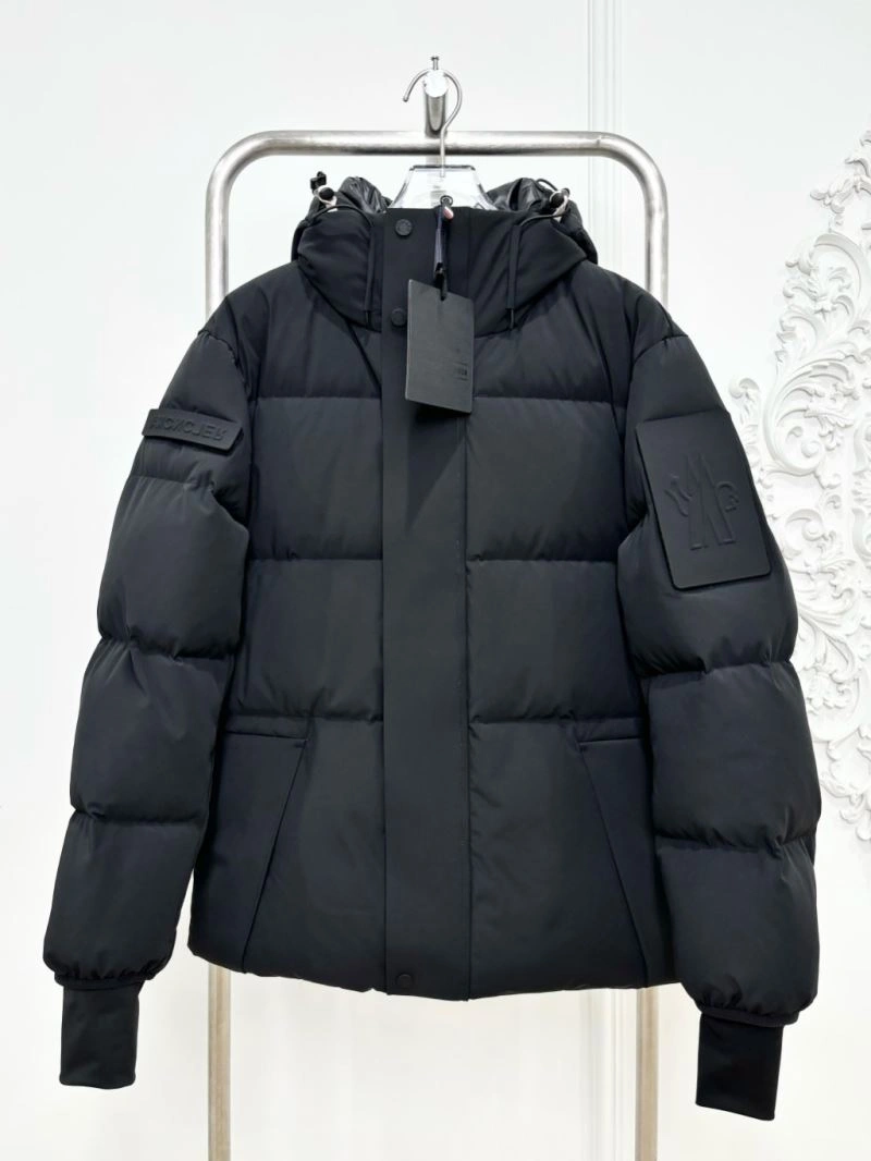 Moncler Down Jackets Bold 145125