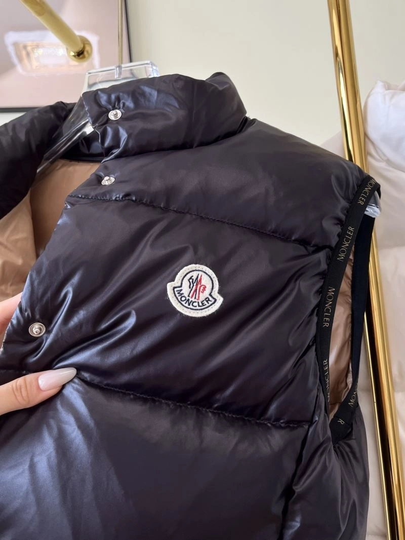 Moncler Down Jackets UrbanStyle 145120