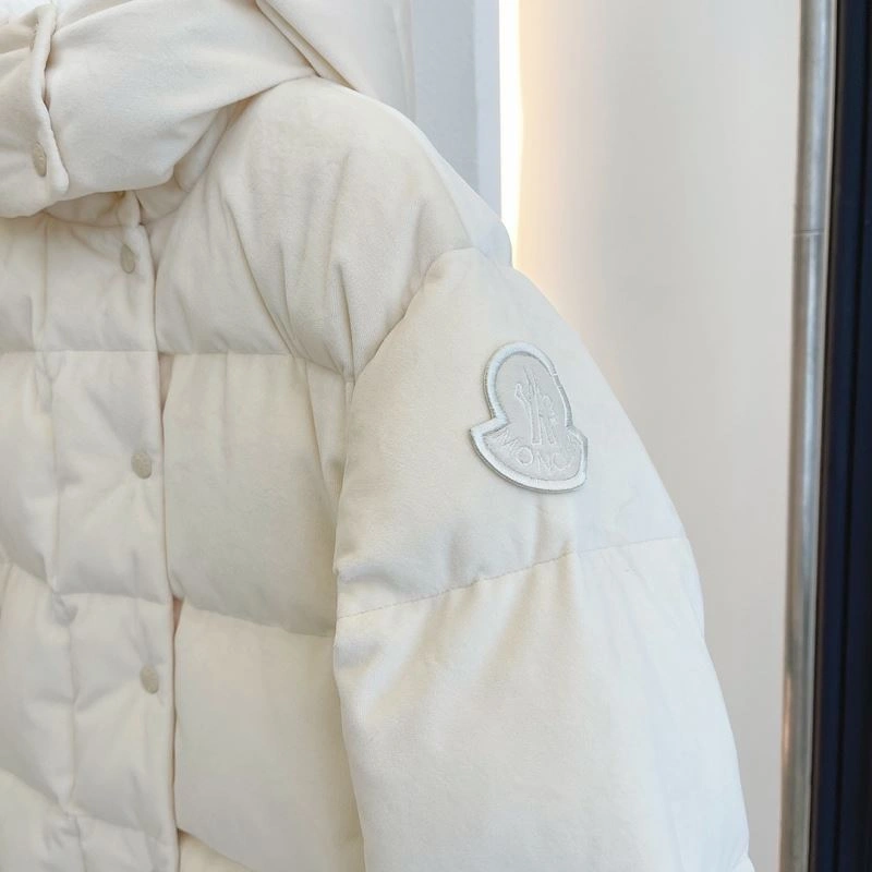 Resilient Moncler Down Jackets 145113