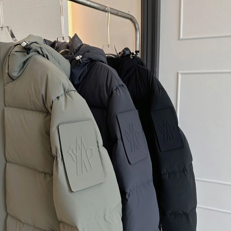 Moncler Down Jackets TimelessDesign 145131