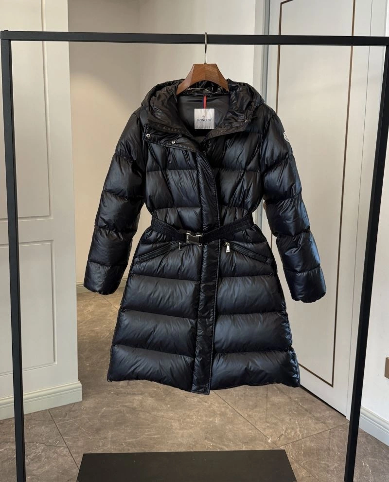 Trendsetting Moncler Down Jackets 145100