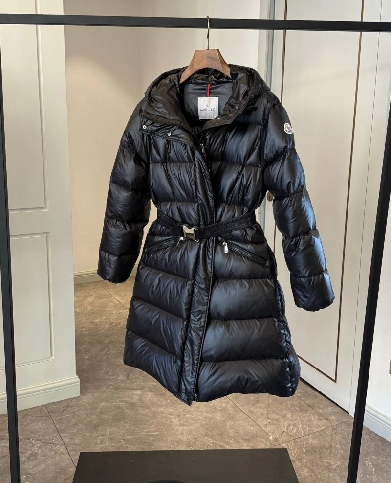 Trendsetting Moncler Down Jackets 145100