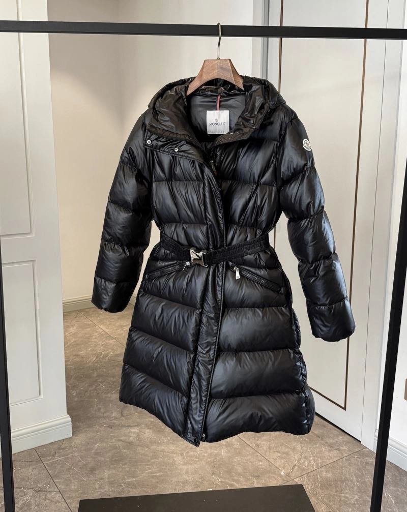 Trendsetting Moncler Down Jackets 145100