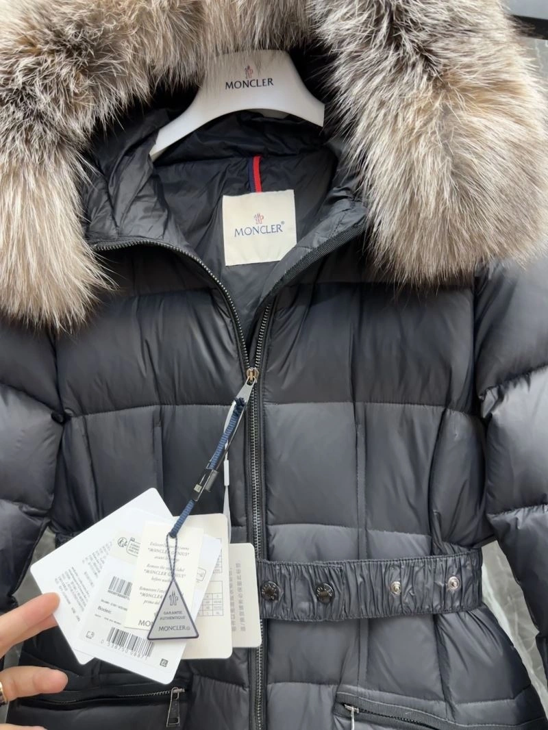 Moncler Down Jackets Vibrant 145101