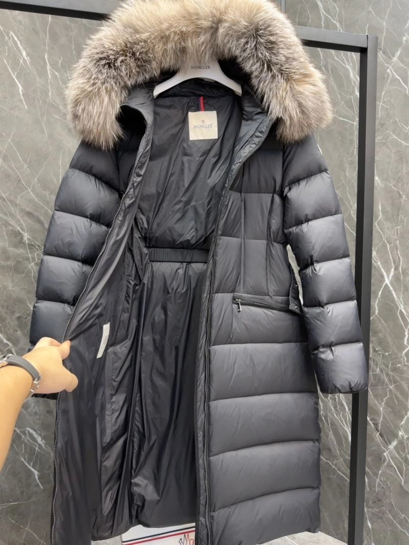 Moncler Down Jackets Vibrant 145101