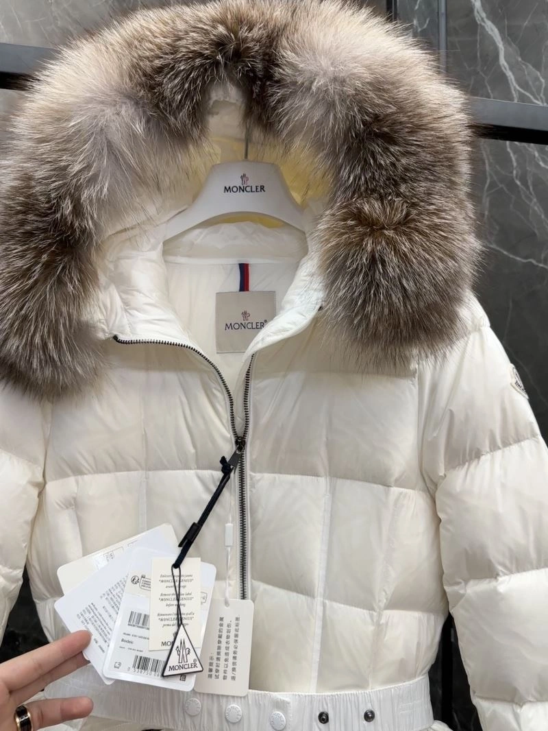 Sporty Moncler Down Jackets 145098