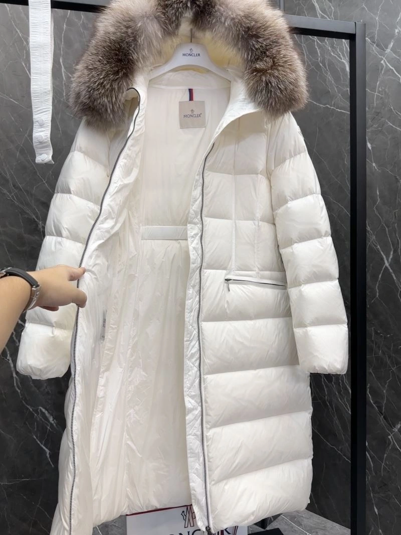 Sporty Moncler Down Jackets 145098